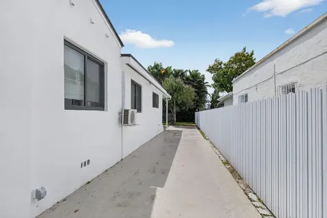 2244 SW 10th Street Miami FL 33135