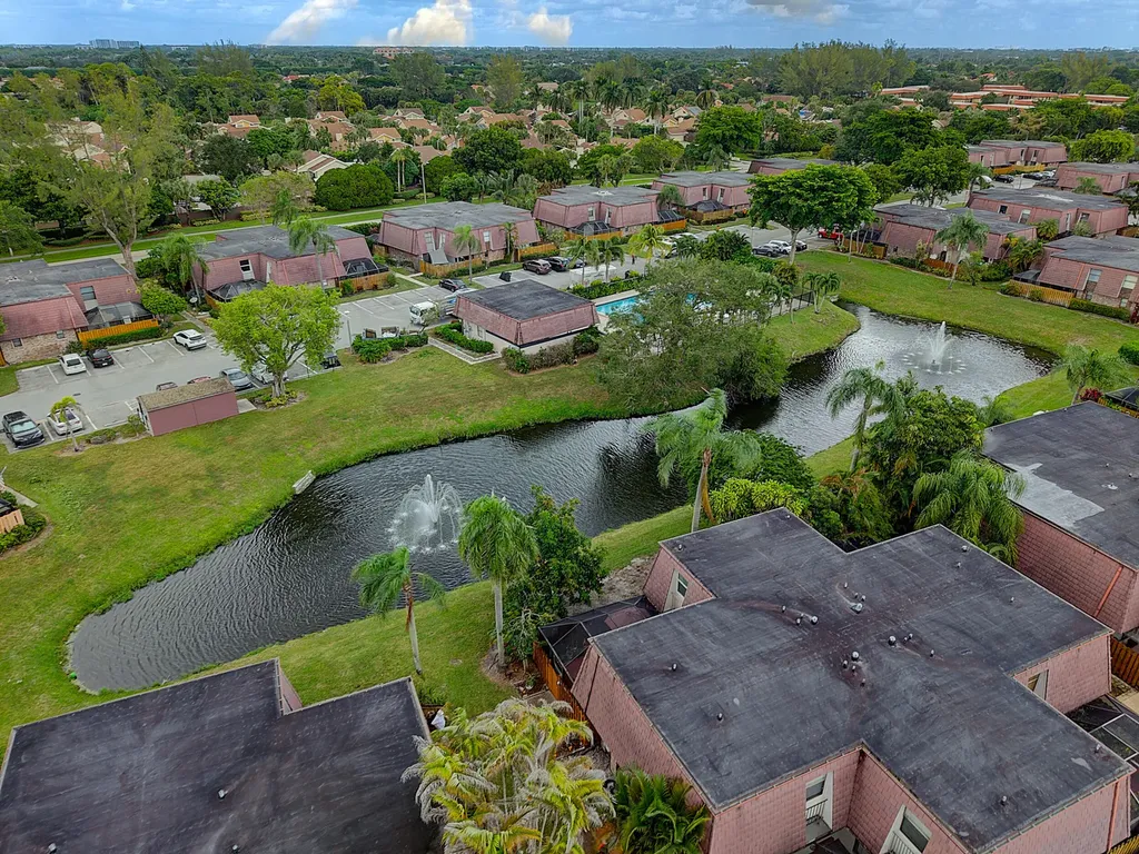 7690 Courtyard Run W Boca Raton FL 33433