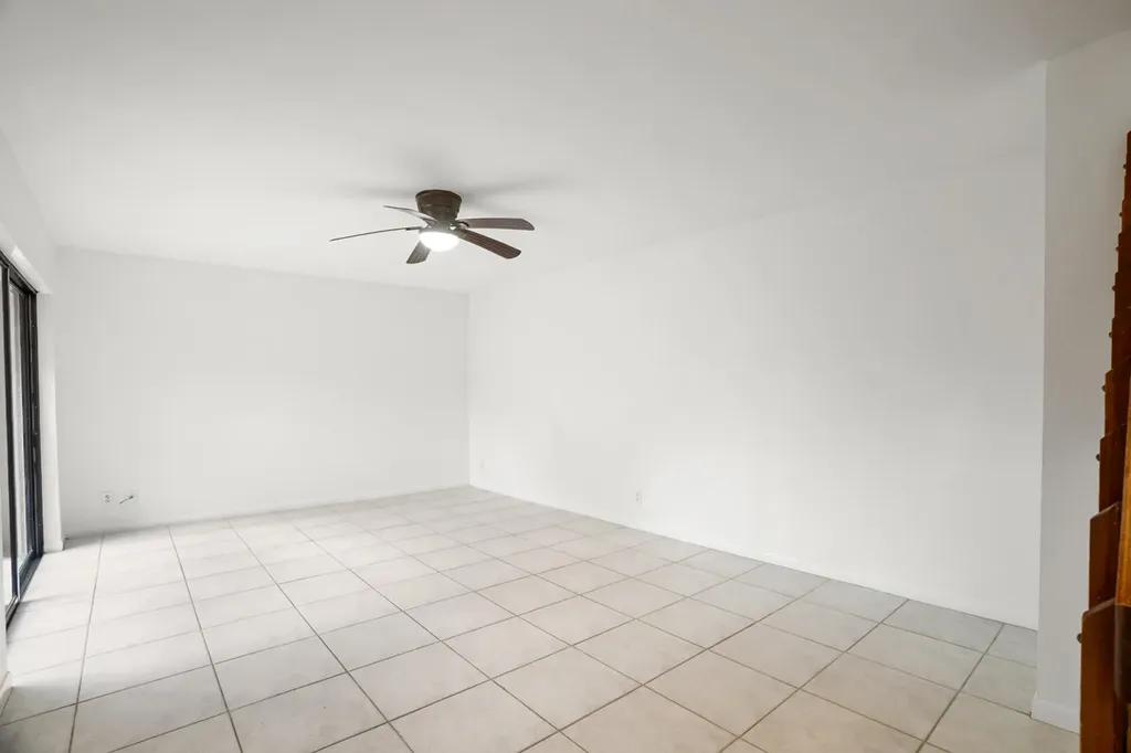 7690 Courtyard Run W Boca Raton FL 33433