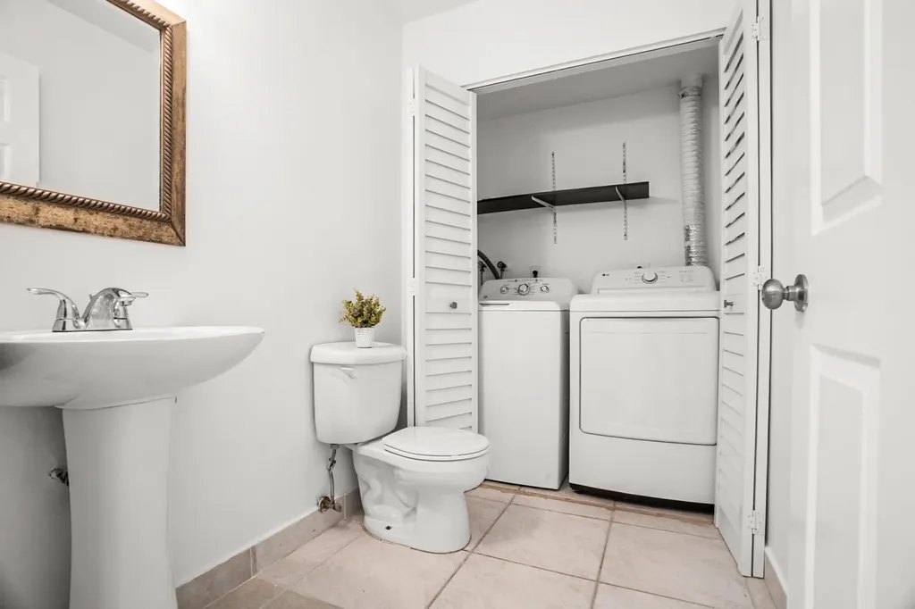 7690 Courtyard Run W Boca Raton FL 33433