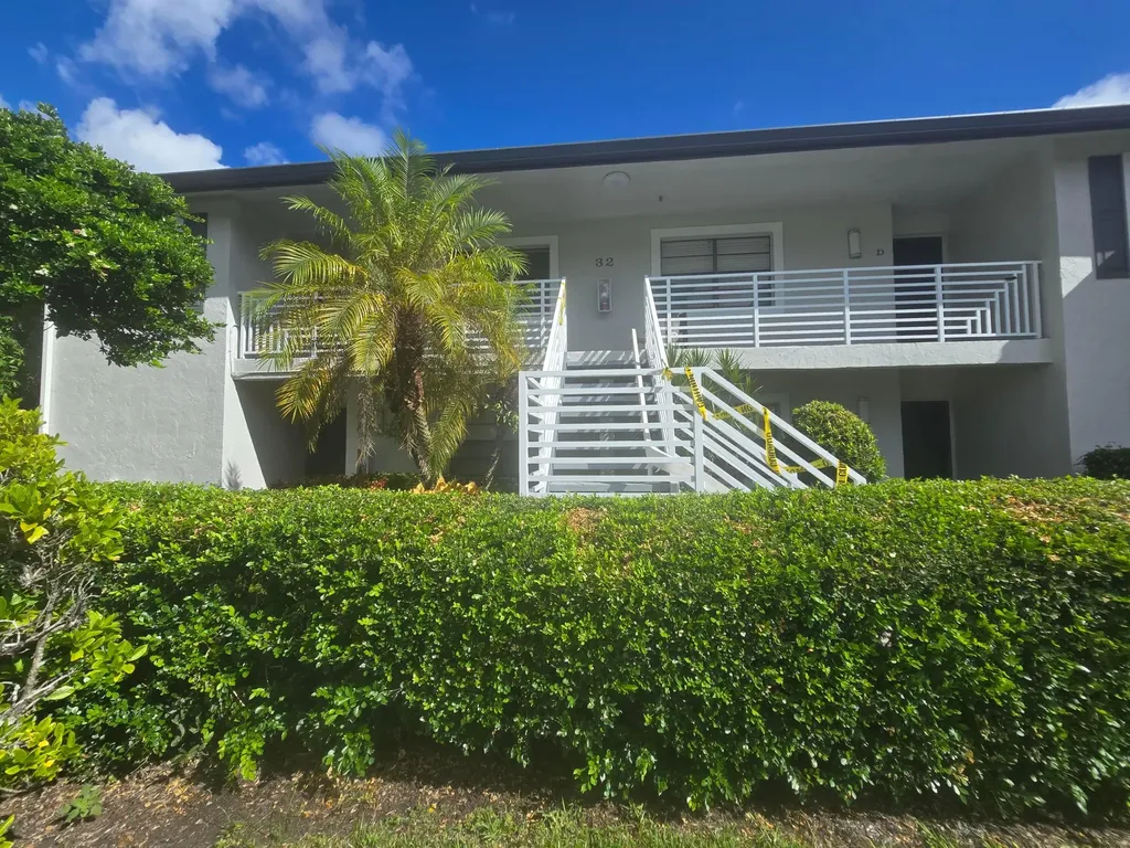 32 Southport Lane Boynton Beach FL 33436