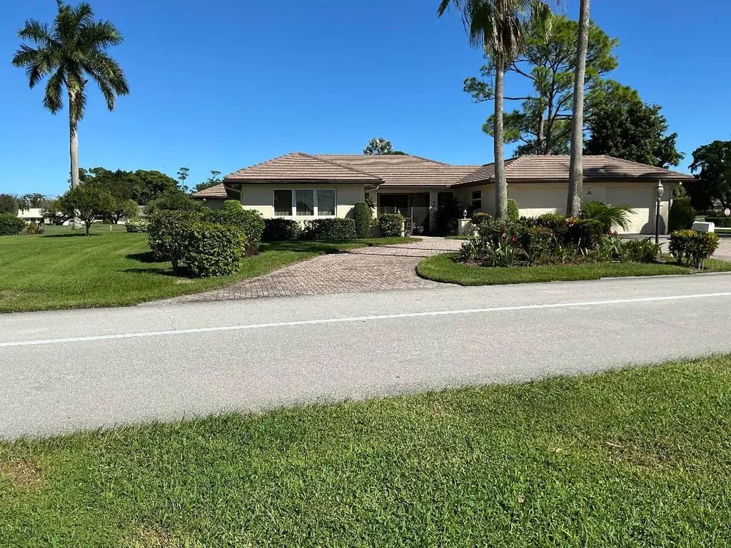 11756 N Lake Drive Boynton Beach FL 33436