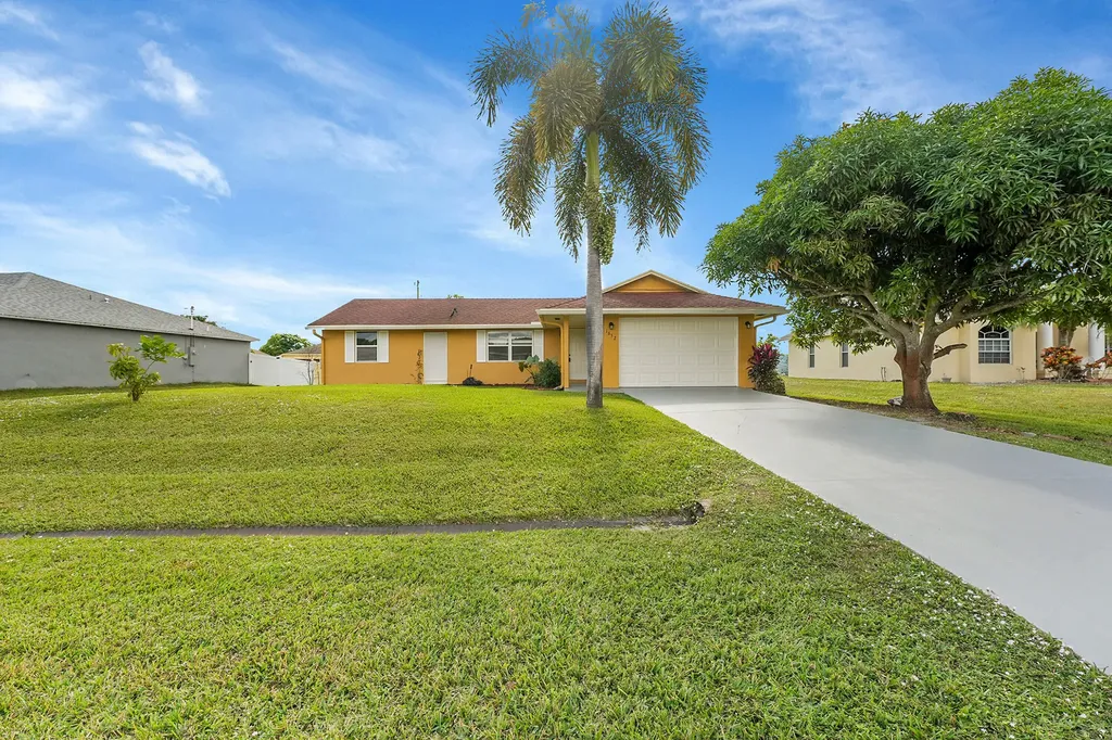 1652 SW Crawford Avenue Port St Lucie FL 34953