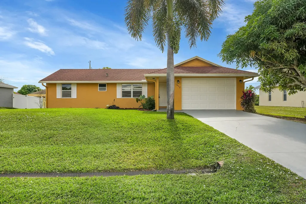 1652 SW Crawford Avenue Port St Lucie FL 34953