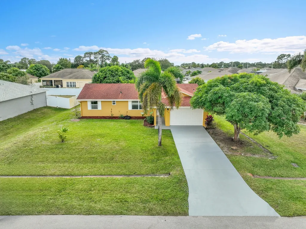1652 SW Crawford Avenue Port St Lucie FL 34953