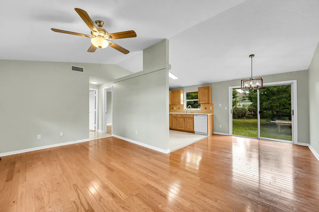 1652 SW Crawford Avenue Port St Lucie FL 34953