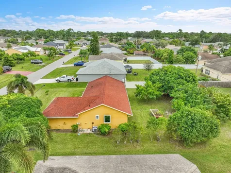 1652 SW Crawford Avenue Port St Lucie FL 34953