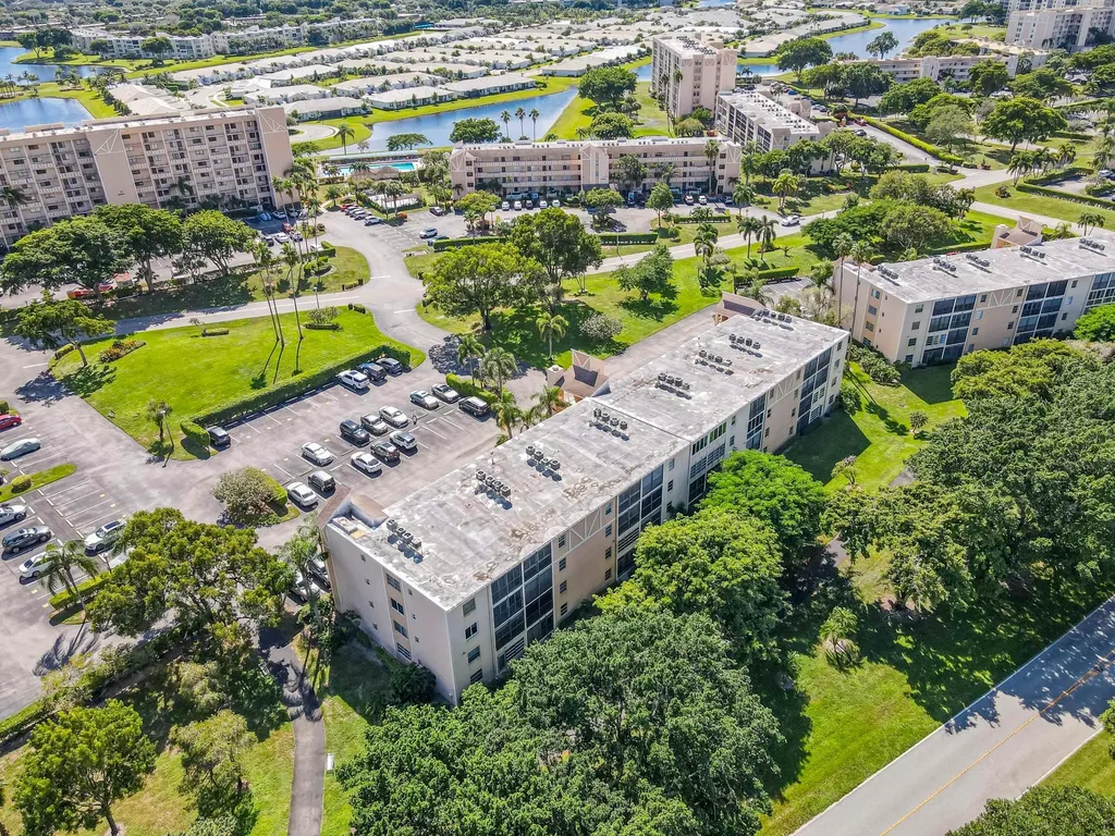 6865 Huntington Lane Delray Beach FL 33446