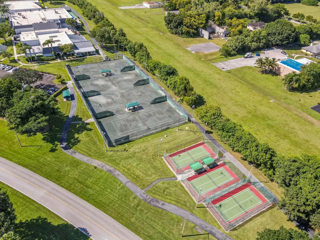 6865 Huntington Lane Delray Beach FL 33446