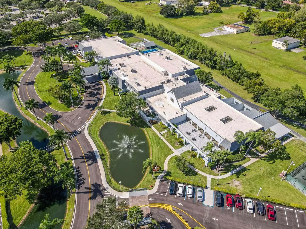 6865 Huntington Lane Delray Beach FL 33446
