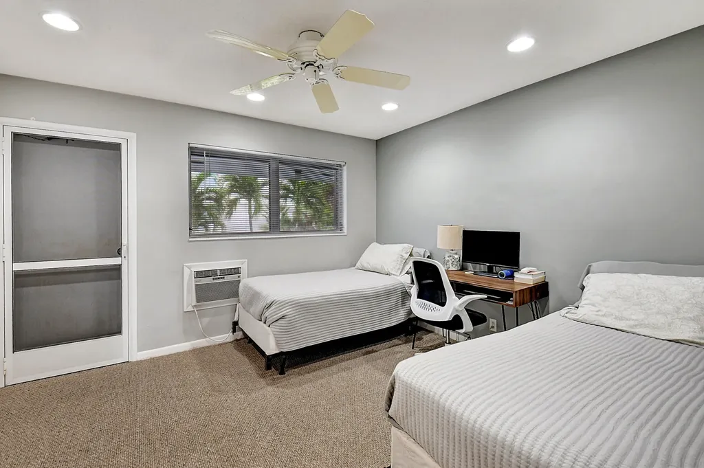2430 S Federal Highway Boynton Beach FL 33435
