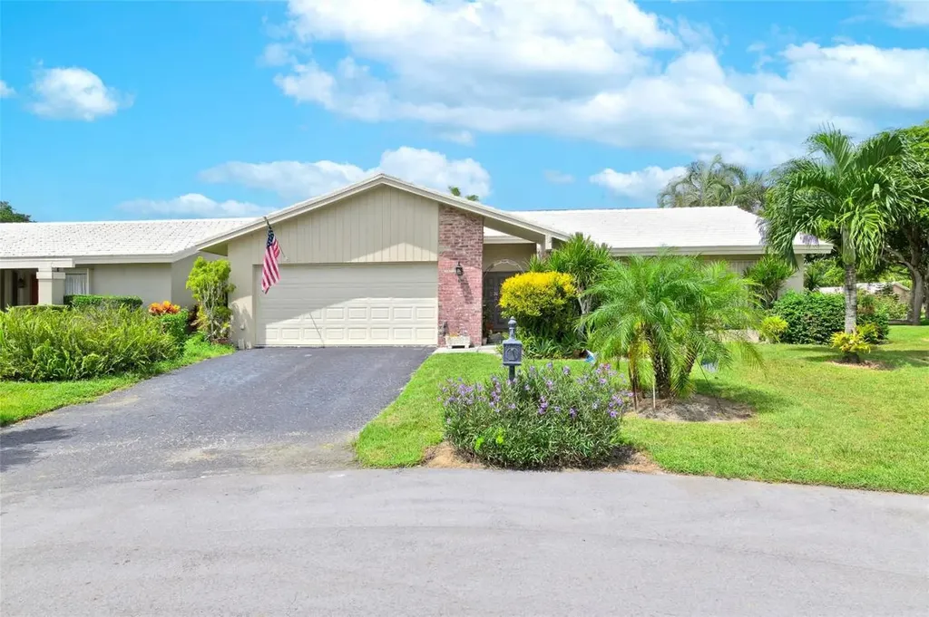 22349 Treetop Circle Boca Raton FL 33433