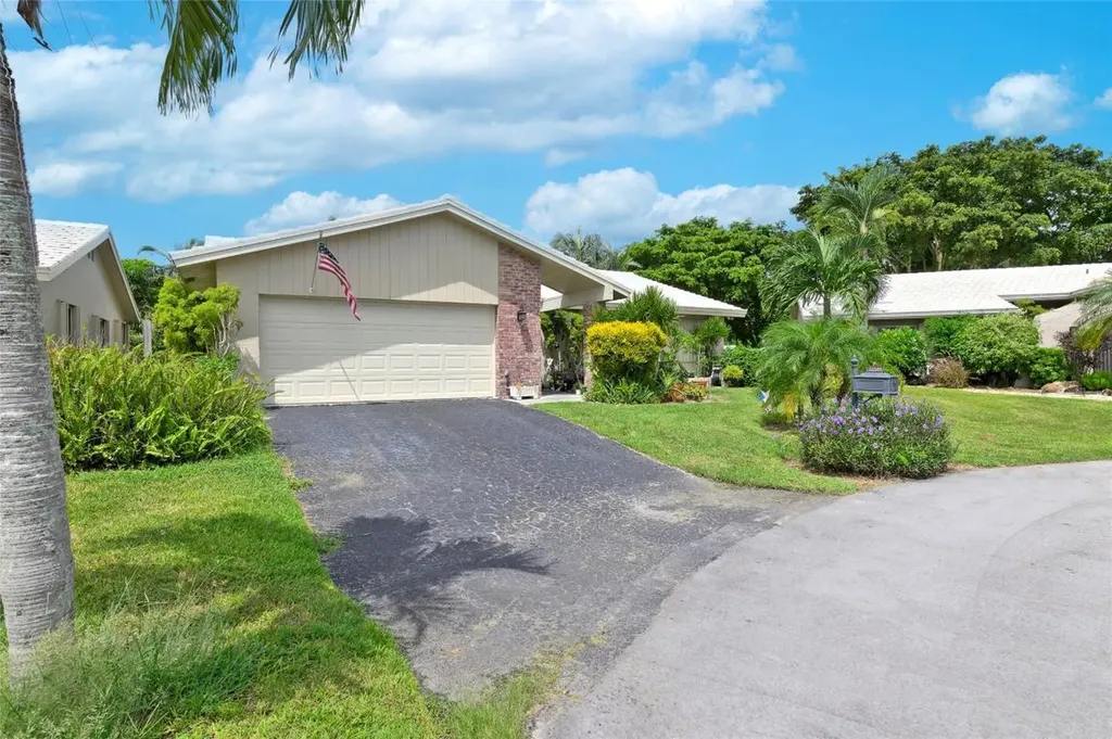 22349 Treetop Circle Boca Raton FL 33433