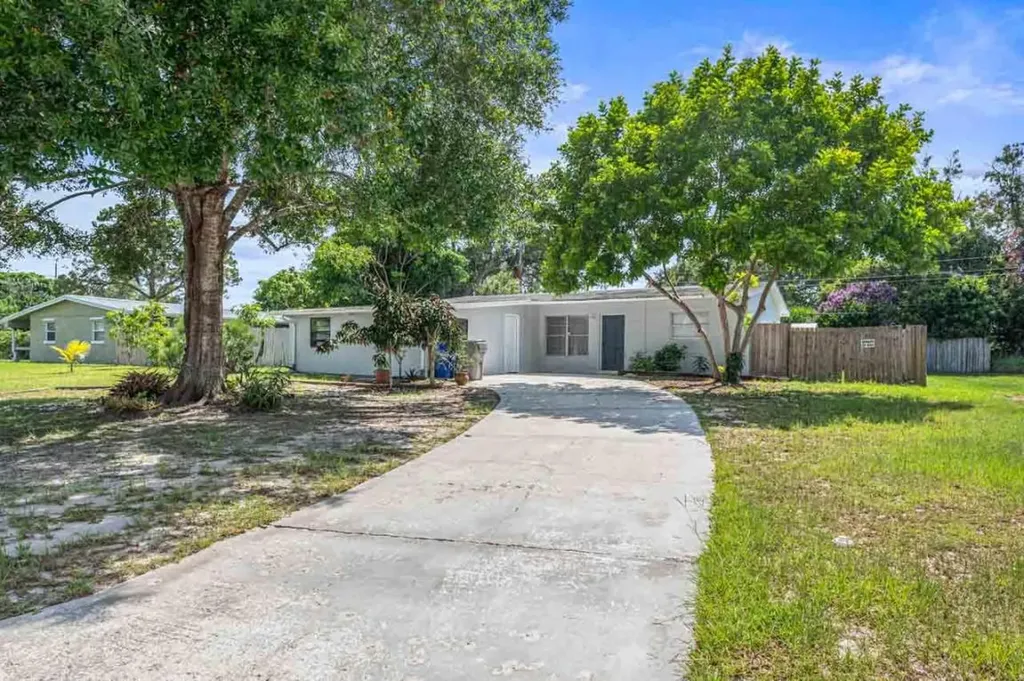2213 2nd Street SW Vero Beach FL 32962
