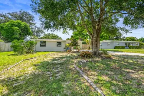 2213 2nd Street SW Vero Beach FL 32962
