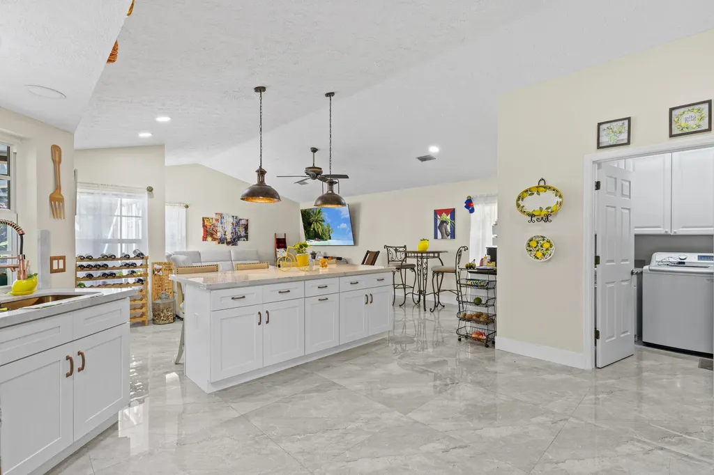 1402 SW Bent Pine Cove Port St Lucie FL 34986
