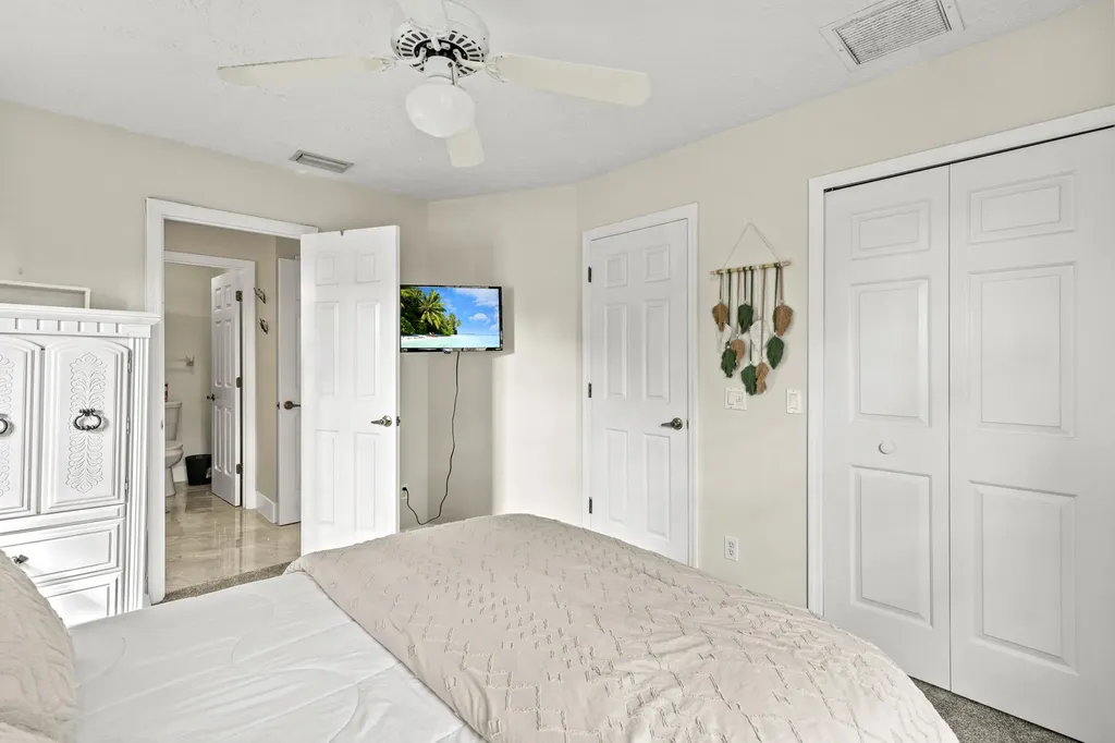 1402 SW Bent Pine Cove Port St Lucie FL 34986