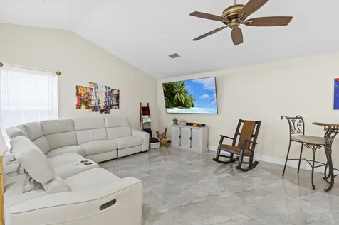 1402 SW Bent Pine Cove Port St Lucie FL 34986