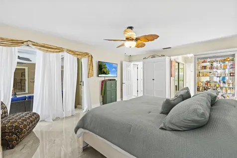 1402 SW Bent Pine Cove Port St Lucie FL 34986