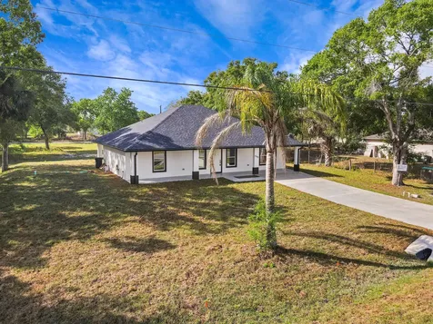 7542 NW 83rd Court Okeechobee FL 34972