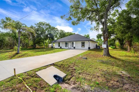 7542 NW 83rd Court Okeechobee FL 34972