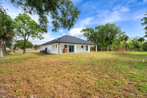 7542 NW 83rd Court Okeechobee FL 34972