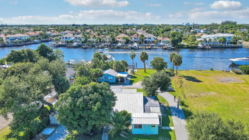 2031 Melody Lane Palm Beach Gardens FL 33410