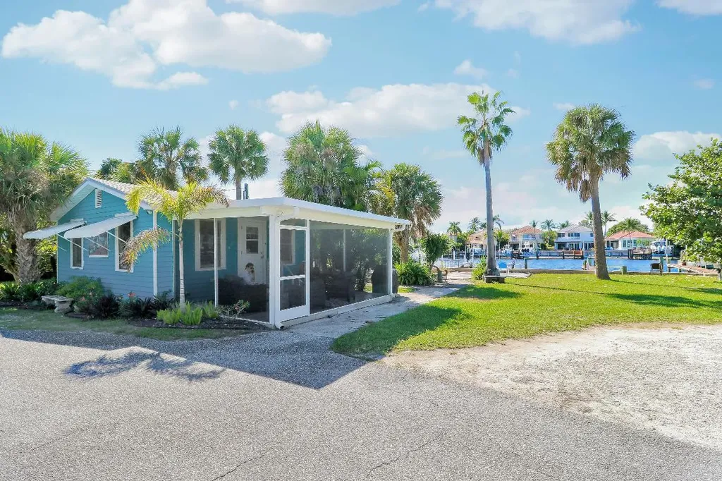 2031 Melody Lane Palm Beach Gardens FL 33410