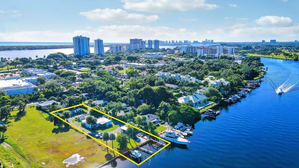 2031 Melody Lane Palm Beach Gardens FL 33410