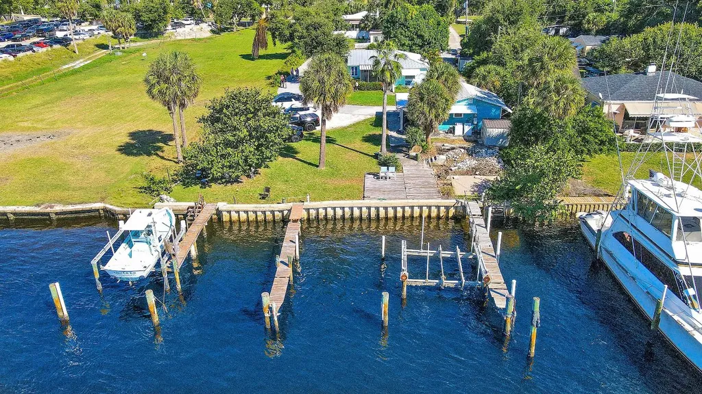 2031 Melody Lane Palm Beach Gardens FL 33410