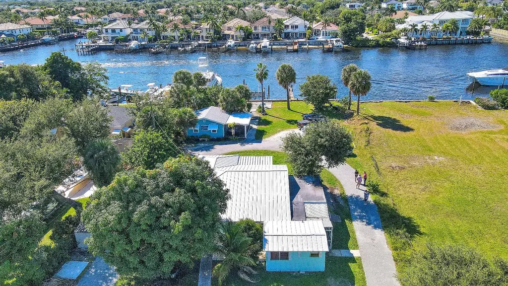2031 Melody Lane Palm Beach Gardens FL 33410