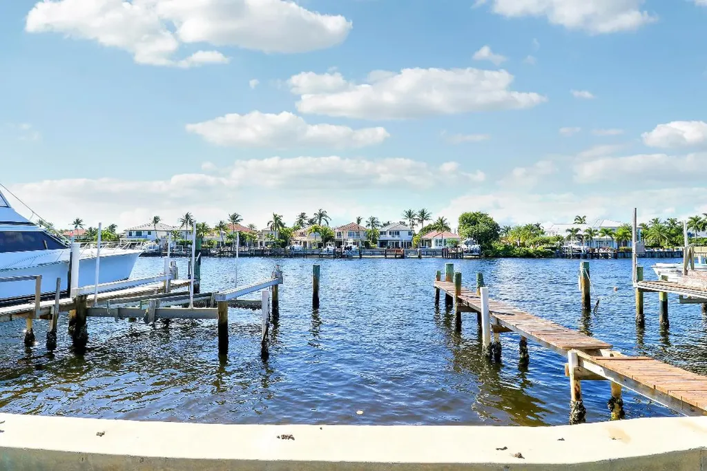 2031 Melody Lane Palm Beach Gardens FL 33410
