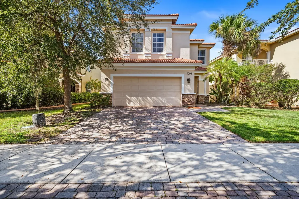1003 NW Leonardo Circle Port St Lucie FL 34986
