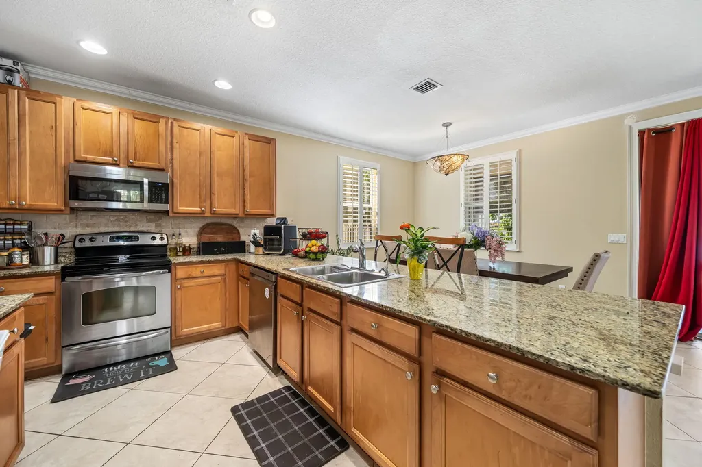 1003 NW Leonardo Circle Port St Lucie FL 34986