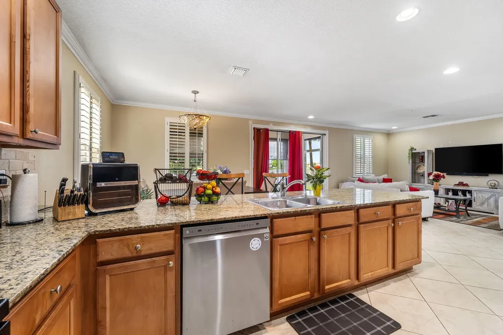 1003 NW Leonardo Circle Port St Lucie FL 34986