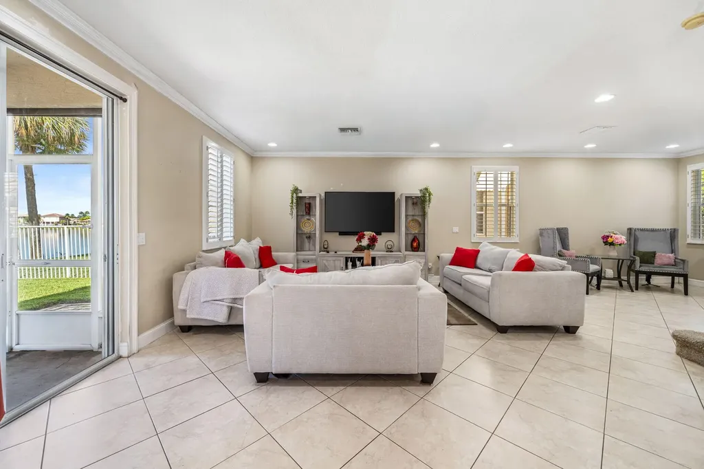 1003 NW Leonardo Circle Port St Lucie FL 34986