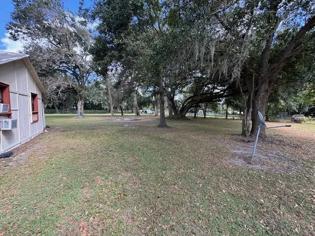 2806 E 60 Hwy A Highway Plant City FL 33567