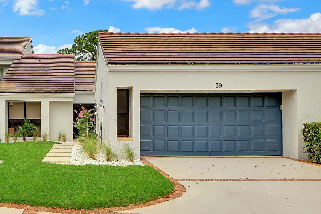 39 Edinburgh Drive Palm Beach Gardens FL 33418