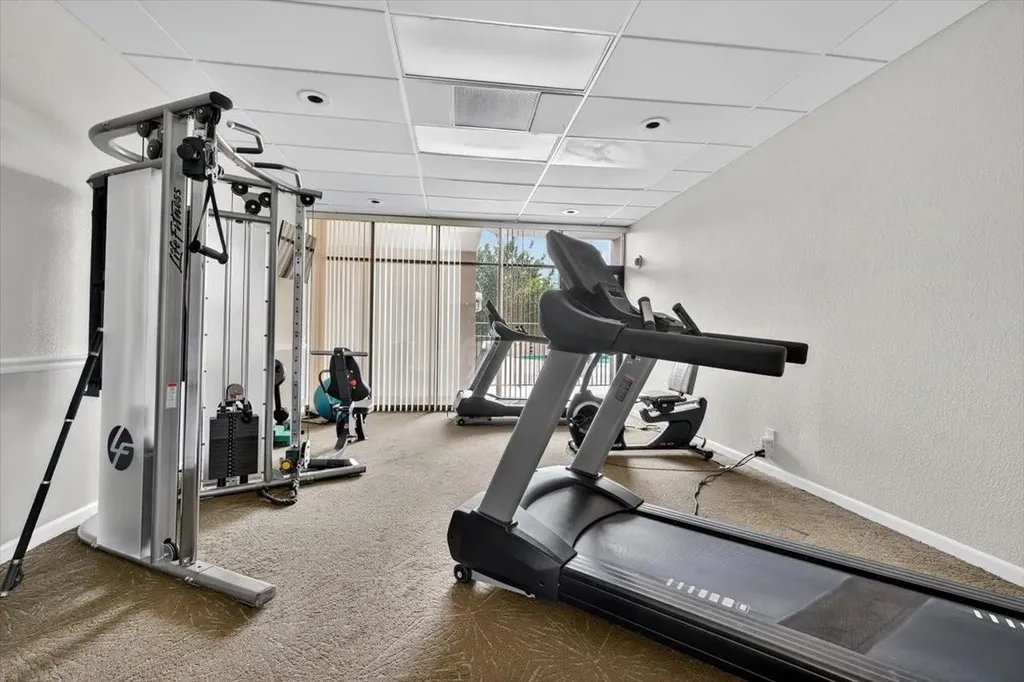 2425 Presidential Way West Palm Beach FL 33401
