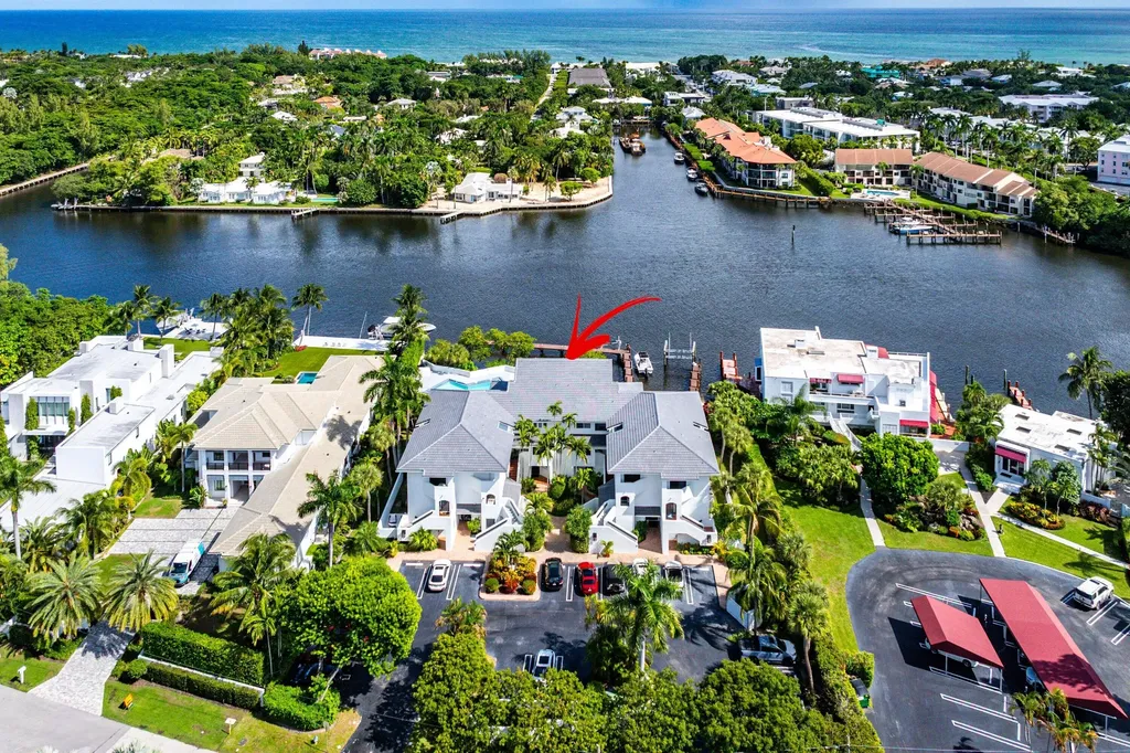 931 Palm Trail Delray Beach FL 33483