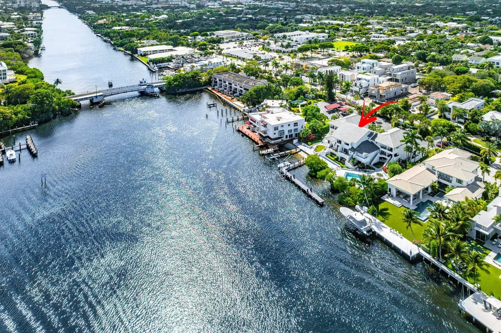 931 Palm Trail Delray Beach FL 33483
