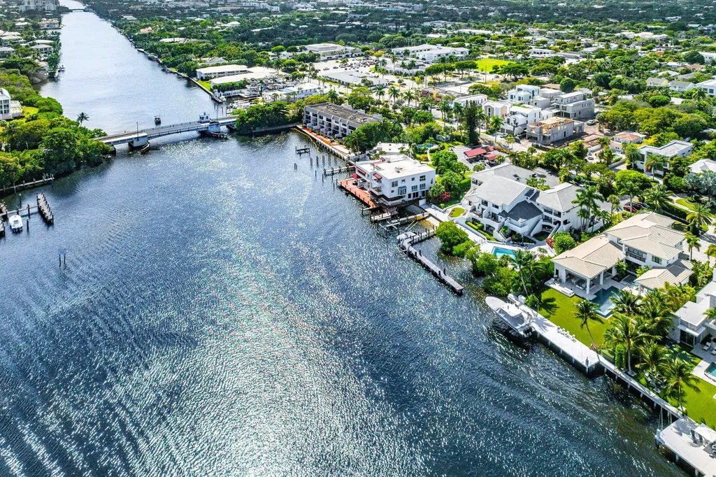 931 Palm Trail Delray Beach FL 33483
