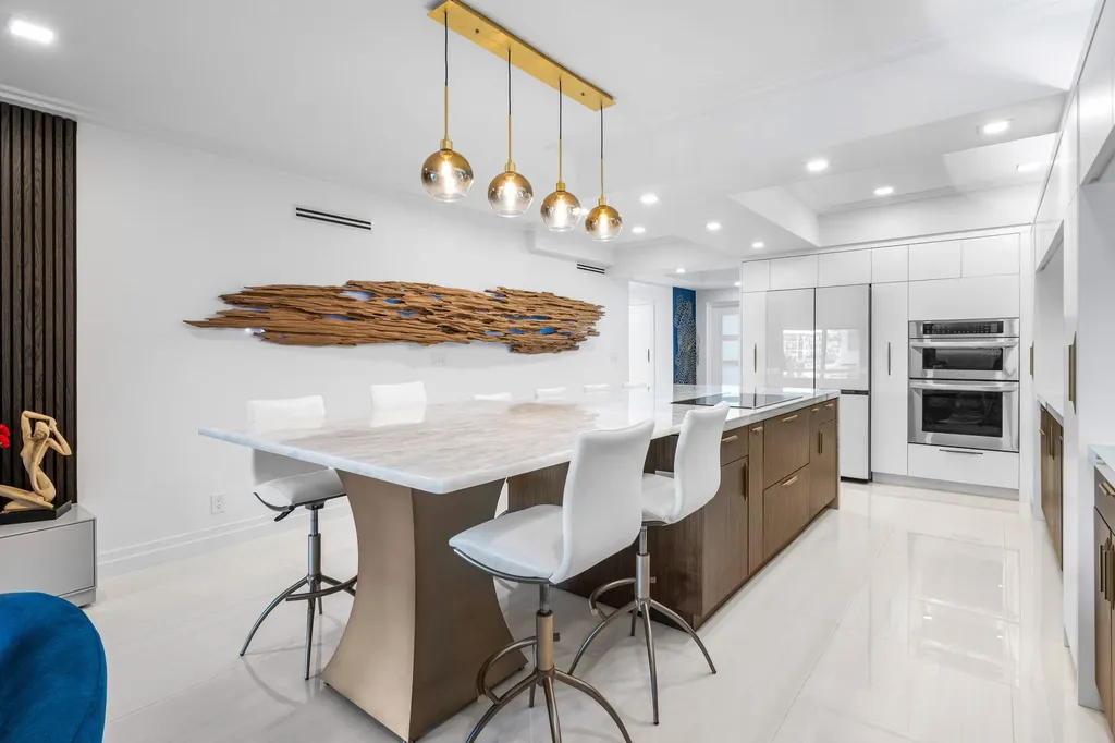 931 Palm Trail Delray Beach FL 33483