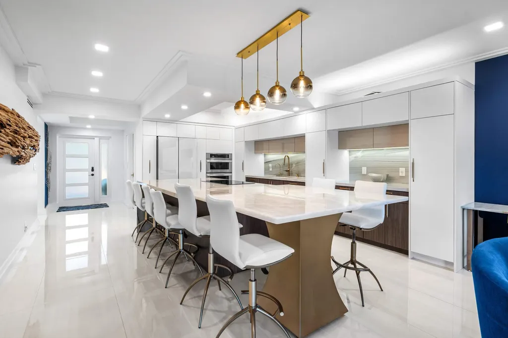 931 Palm Trail Delray Beach FL 33483