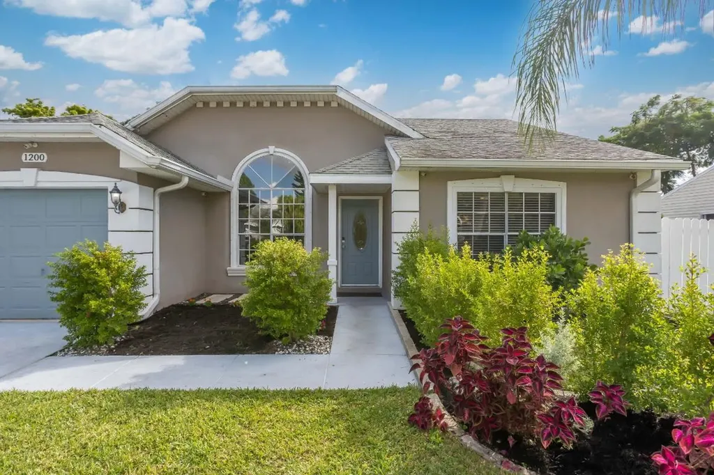 1200 Grandview Circle Royal Palm Beach FL 33411