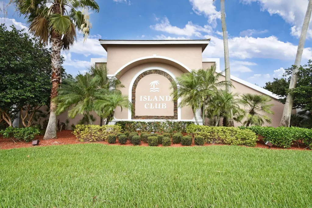 2544 Sandy Cay West Palm Beach FL 33411