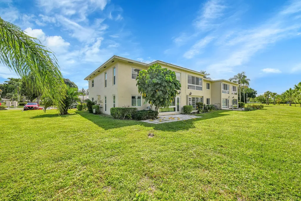 13791 Flora Place Delray Beach FL 33484