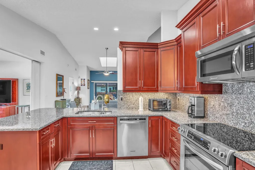 6099 Waldwick Circle Delray Beach FL 33484