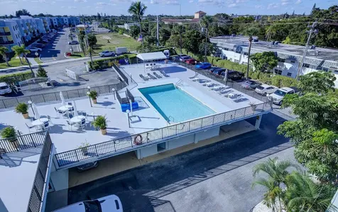 3040 Lake Shore Drive Riviera Beach FL 33404