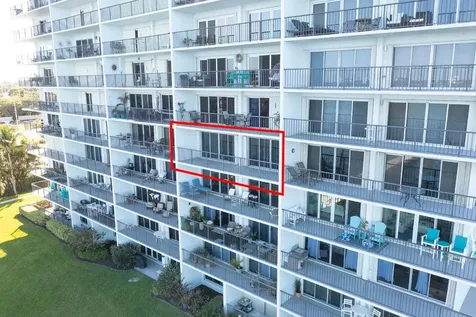 3040 Lake Shore Drive Riviera Beach FL 33404